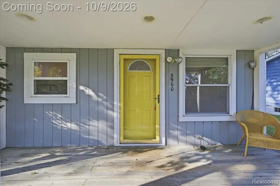 3900 Elmhurst, Waterford, MI 48328 - #2