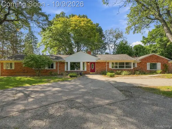 2666 W Hickory Grove, Bloomfield Hills, MI 48302