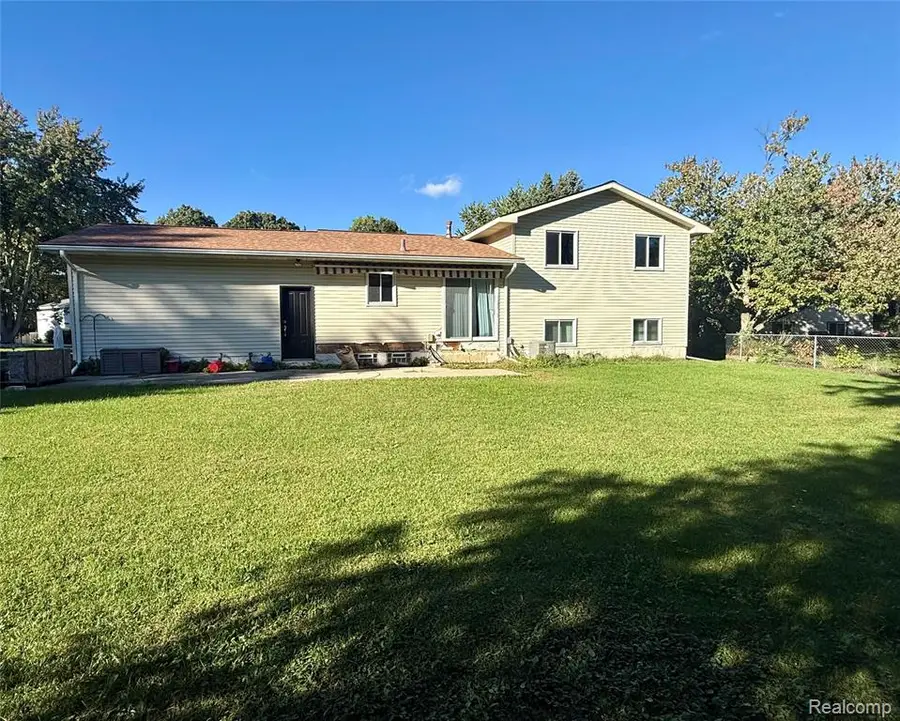 2028 Pauls, Commerce Township, MI 48390 - #2