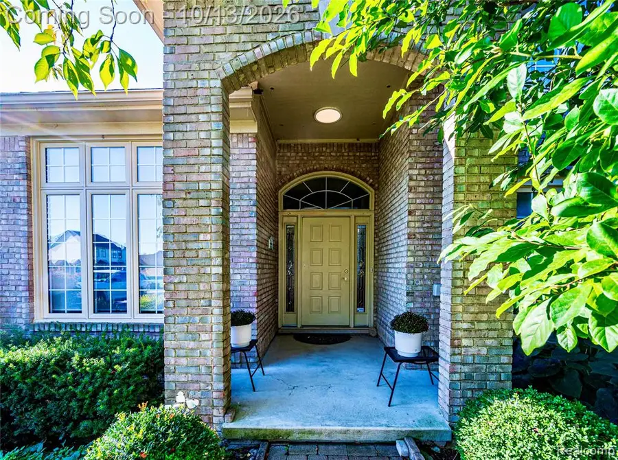 3214 Chesapeake, Sterling Heights, MI 48314 - #2