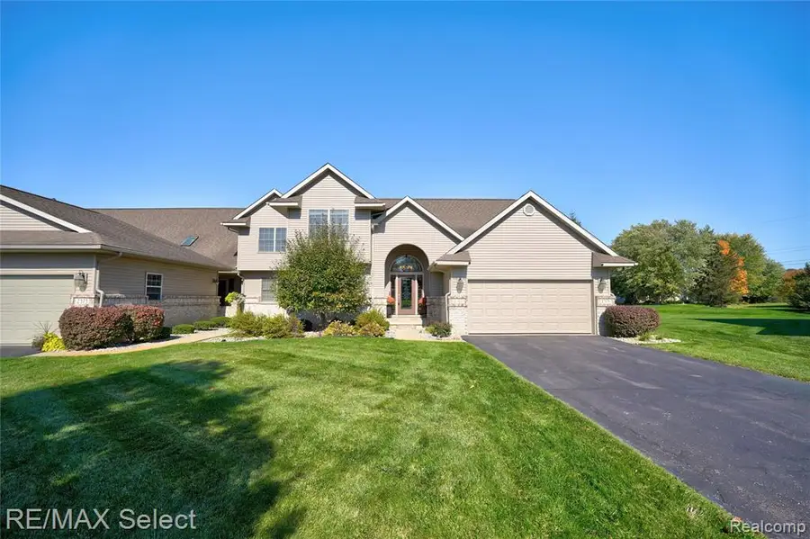 2379 Crossings, Davison, MI 48423 - #2