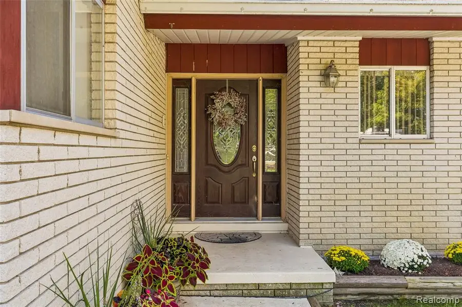 5445 Irish, Grand Blanc, MI 48439 - #2