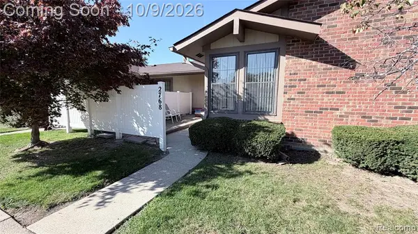 2768 Roundtree, Troy, MI 48083