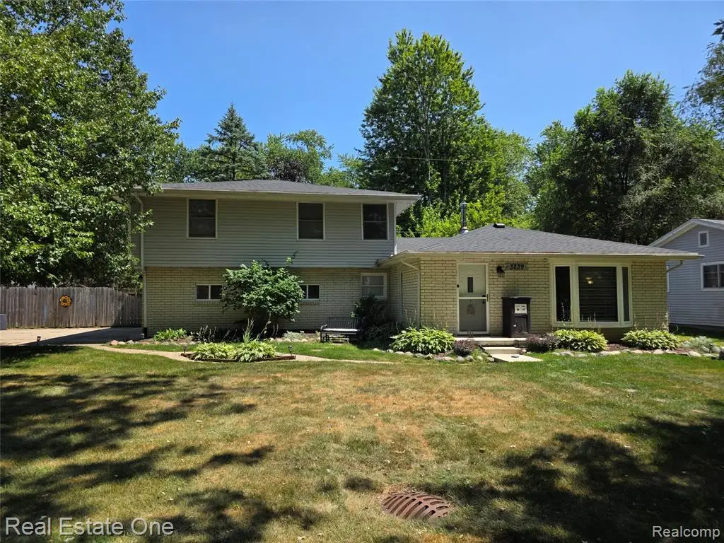 3239 Fox, Commerce Township, MI 48382 - #1