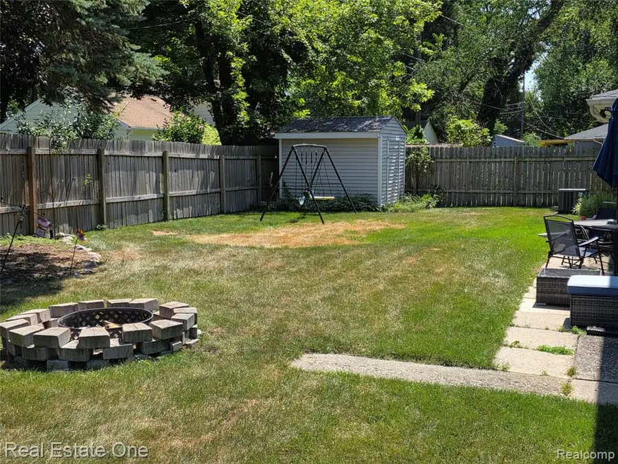 3239 Fox, Commerce Township, MI 48382 - #2