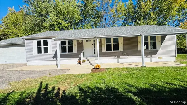 2570 Voorheis, Waterford, MI 48328