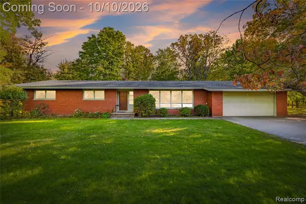 11850 Clinton River, Sterling Heights, MI 48313
