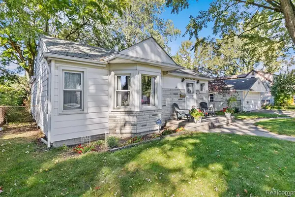 12039 Lucerne, Redford, MI 48239