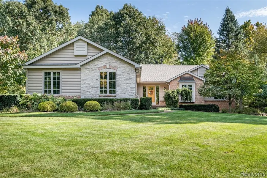 5000 Paula, Clarkston, MI 48346 - #2