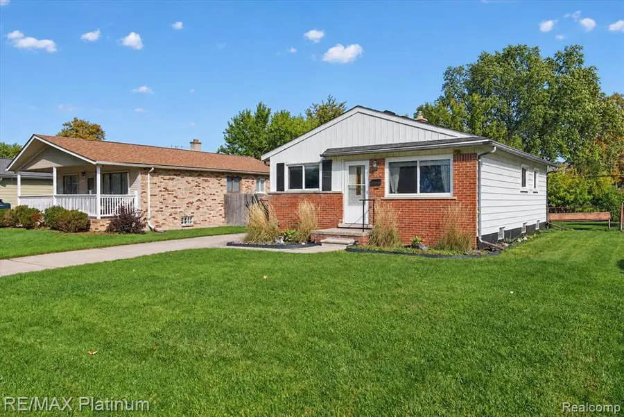 15148 Garden, Livonia, MI 48154 - #3