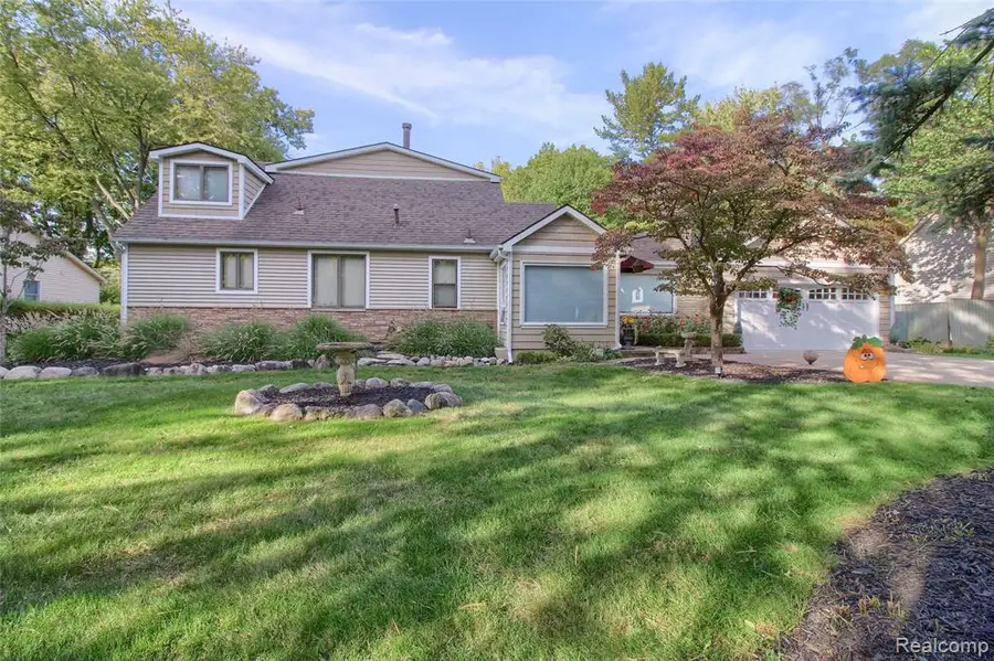 30450 Wentworth, Livonia, MI 48154 - #2