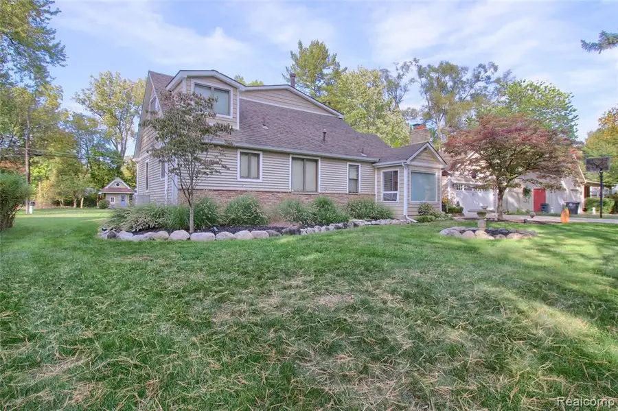 30450 Wentworth, Livonia, MI 48154 - #3