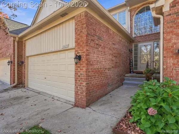 55427 Boardwalk, Shelby Twp, MI 48316