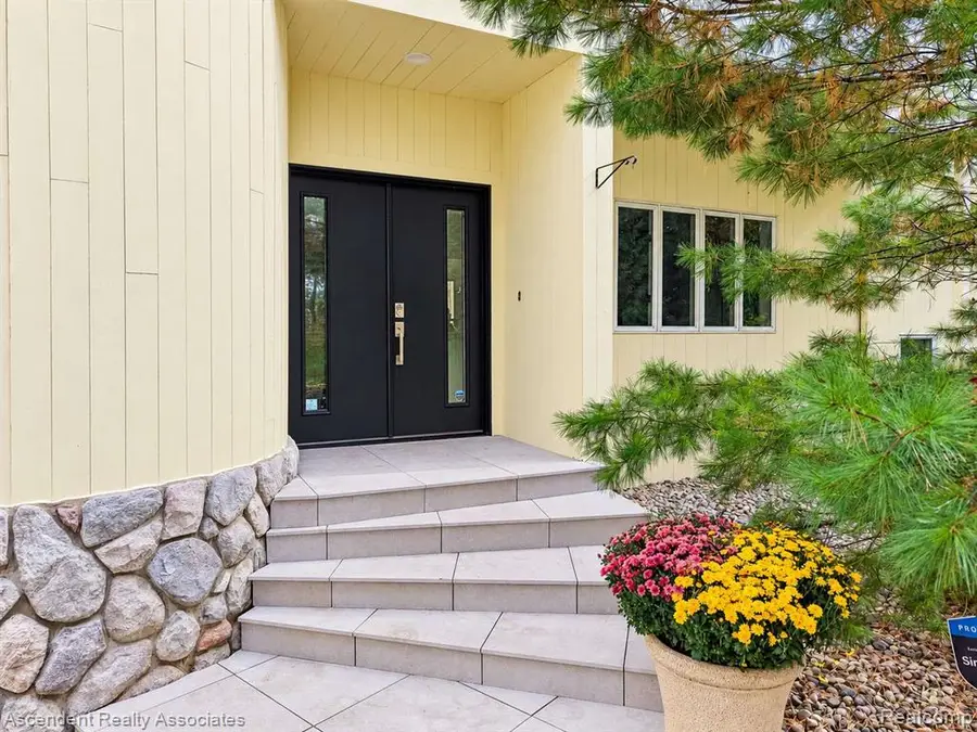 950 E Romeo, Oakland, MI 48363 - #3