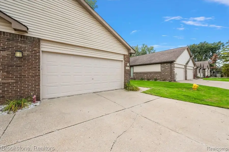20470 Longwood, Clinton Township, MI 48038 - #2
