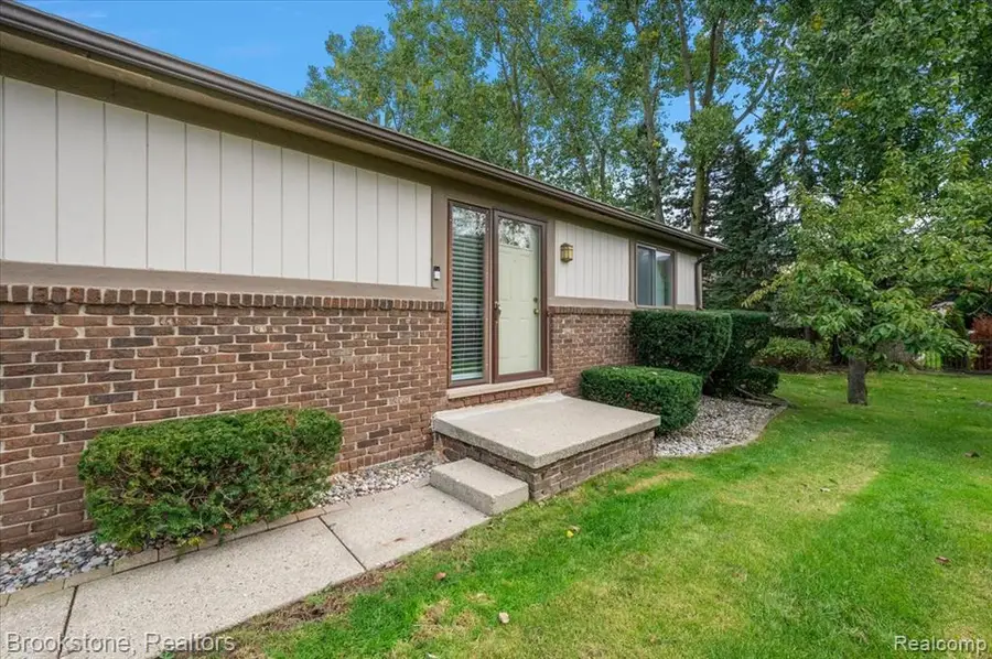 20470 Longwood, Clinton Township, MI 48038 - #3