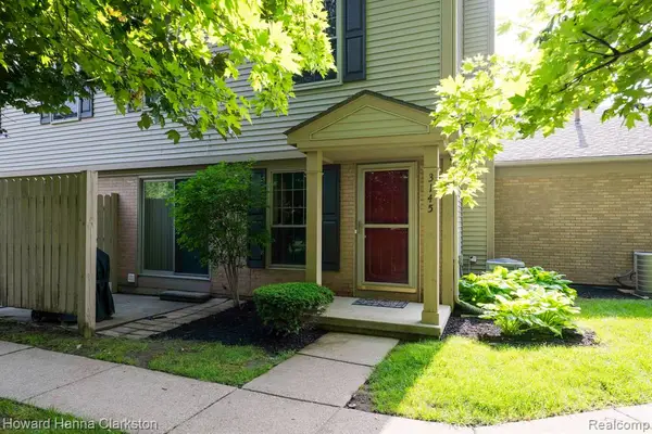 3145 Hidden Ridge, Waterford, MI 48328