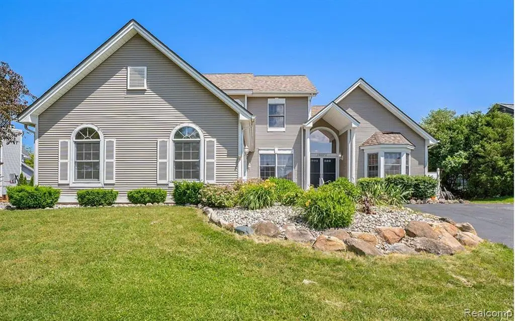 16073 Silverwood, Fenton, MI 48430 - #1