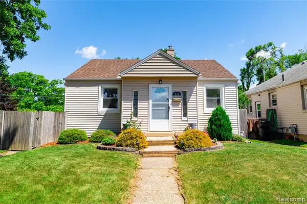 826 Goddard, Wyandotte, MI 48192