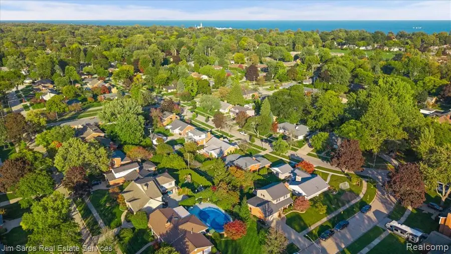 19955 Wedgewood, Grosse Pointe Woods, MI 48236 - #3