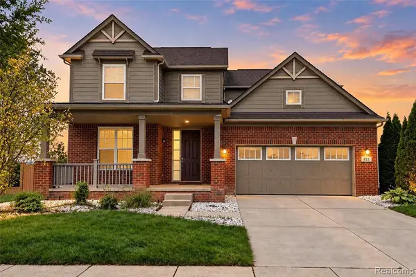 822 Lake Woods, Canton, MI 48188