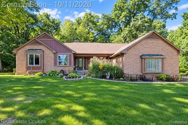 5123 Canyon Oaks, Brighton, MI 48114