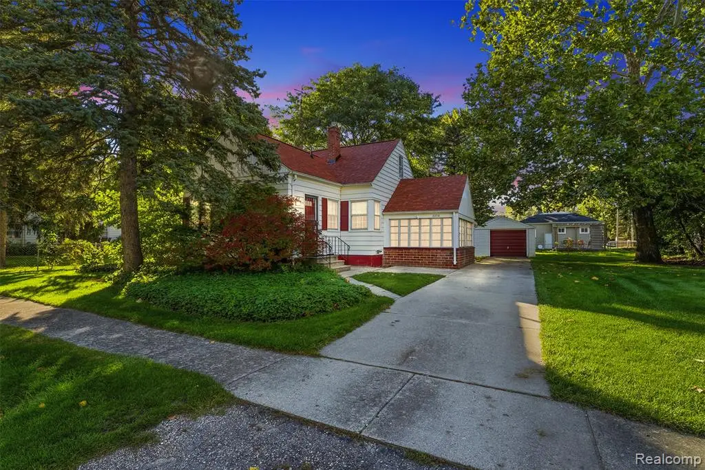 2336 Southampton, Grand Blanc, MI 48507 - #1