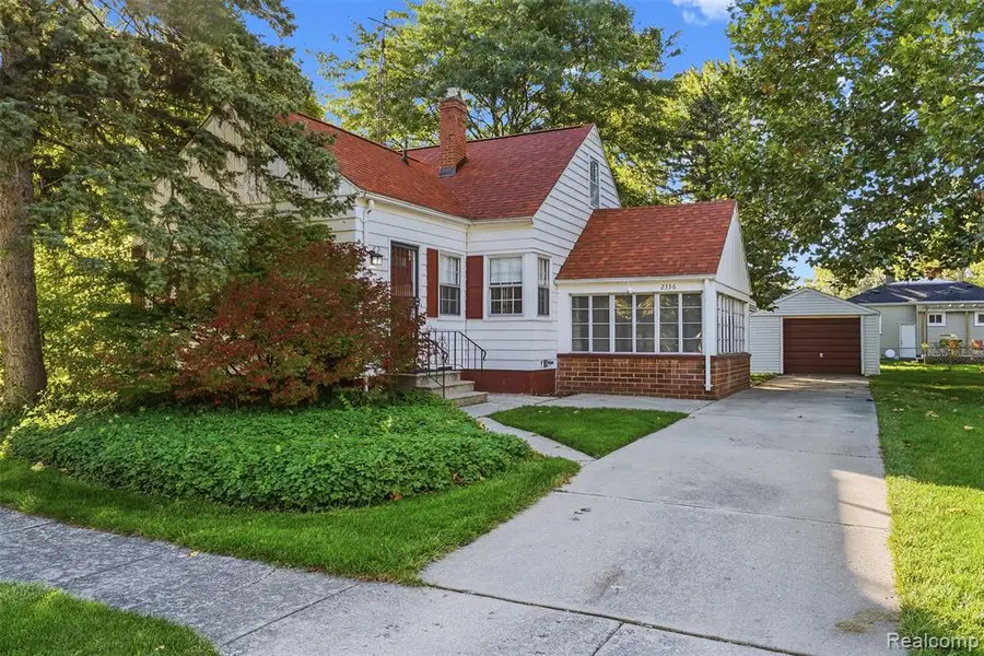 2336 Southampton, Grand Blanc, MI 48507 - #3