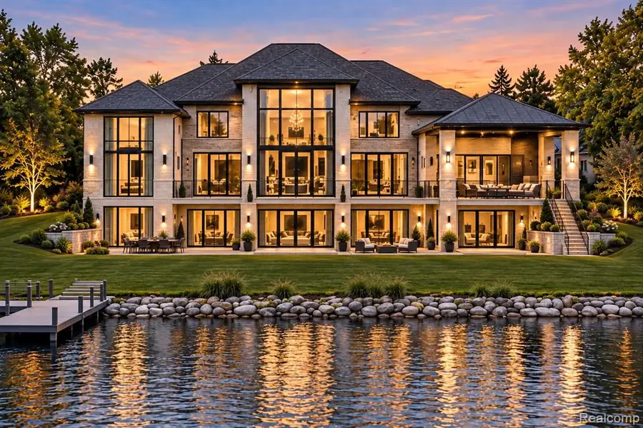 2717 Turtle Shores Custom, Bloomfield Hills, MI 48302 - #2