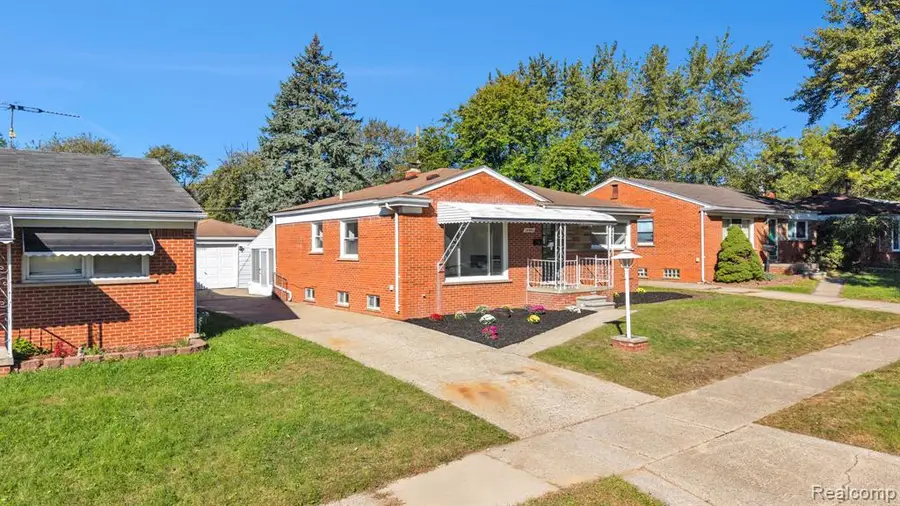 24988 Powers, Dearborn Heights, MI 48125 - #2
