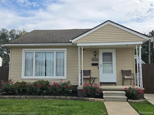 1327 Austin, Lincoln Park, MI 48146