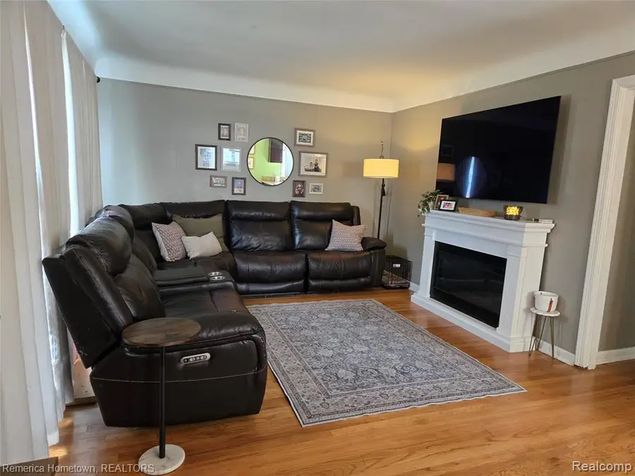 1327 Austin, Lincoln Park, MI 48146 - #3