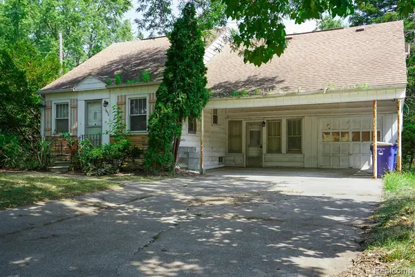 2476 Voorheis, Waterford, MI 48328