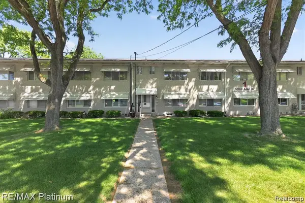 5980 Alan #8, Brighton, MI 48116