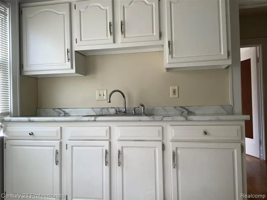7925 Middlepointe, Dearborn, MI 48126 - #3