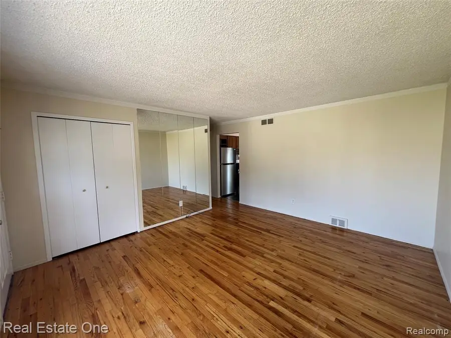 25563 Baker, Taylor, MI 48180 - #3