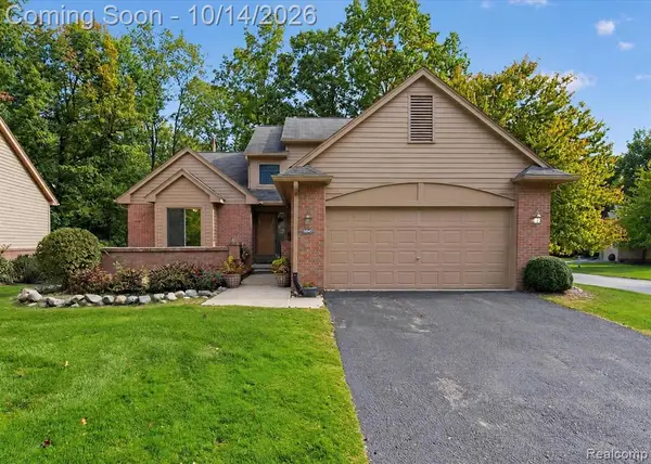 6645 Heron Point, West Bloomfield, MI 48323