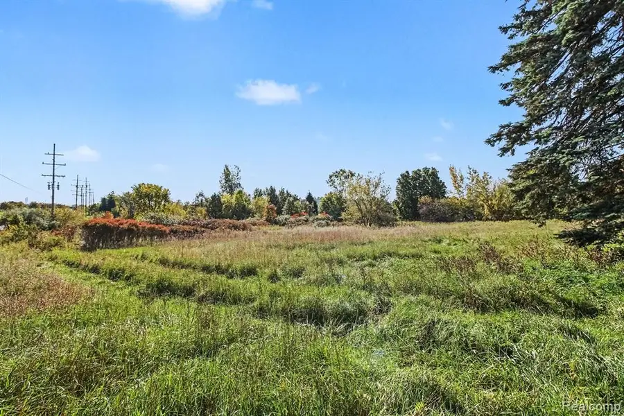 4141 W Grand River, Howell, MI 48855 - #2