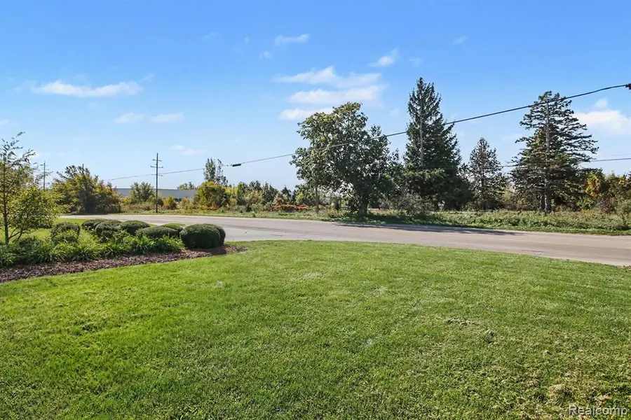4141 W Grand River, Howell, MI 48855 - #3