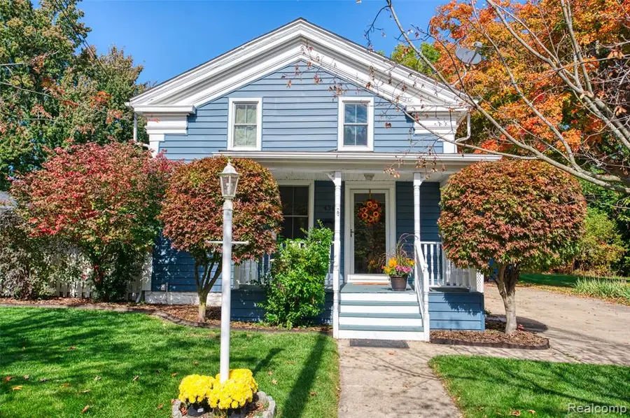 434 Livingston, Howell, MI 48843 - #2