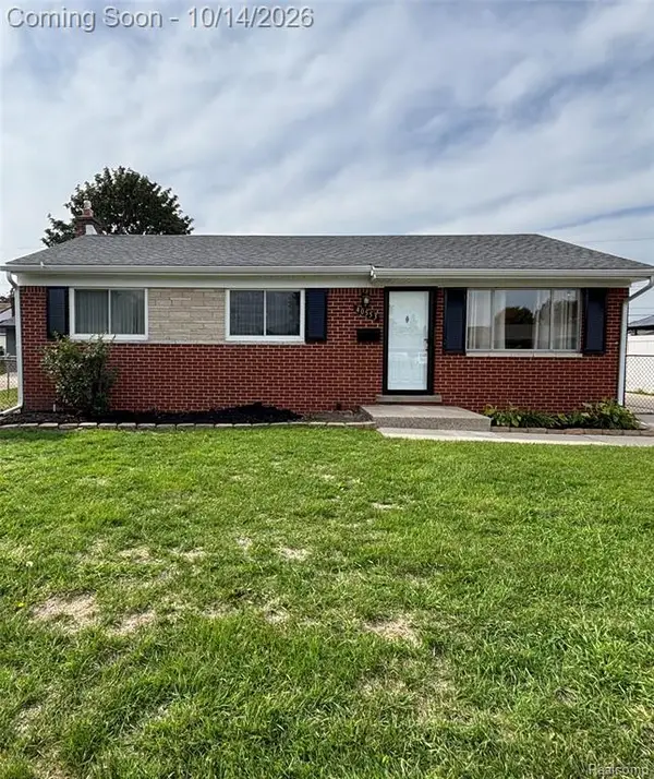 40553 Pickett Ridge, Sterling Heights, MI 48313
