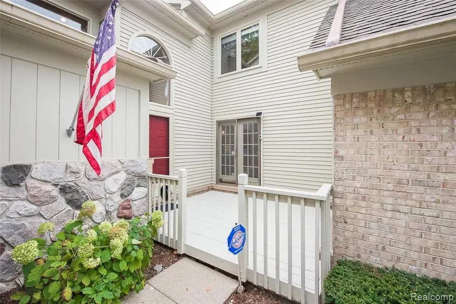 137 Hampton, Northville, MI 48168 - #2