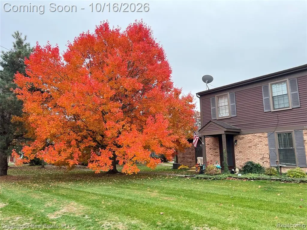 7753 Pontiac Lake, Waterford, MI 48327 - #1