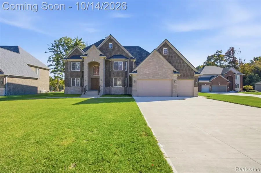 56350 Willow Creek, Shelby, MI 48316 - #3