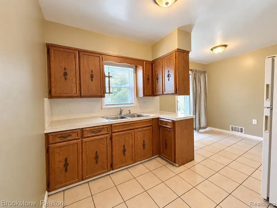 1121 Pettibone, Flint, MI 48507 - #2