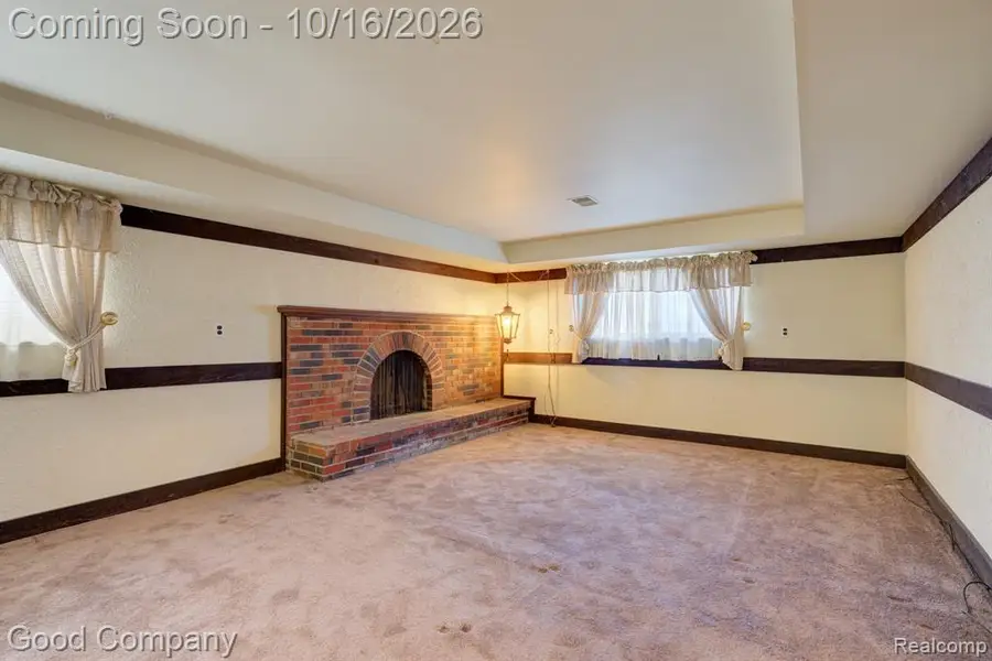 4951 Surrey, Sterling Heights, MI 48310 - #2