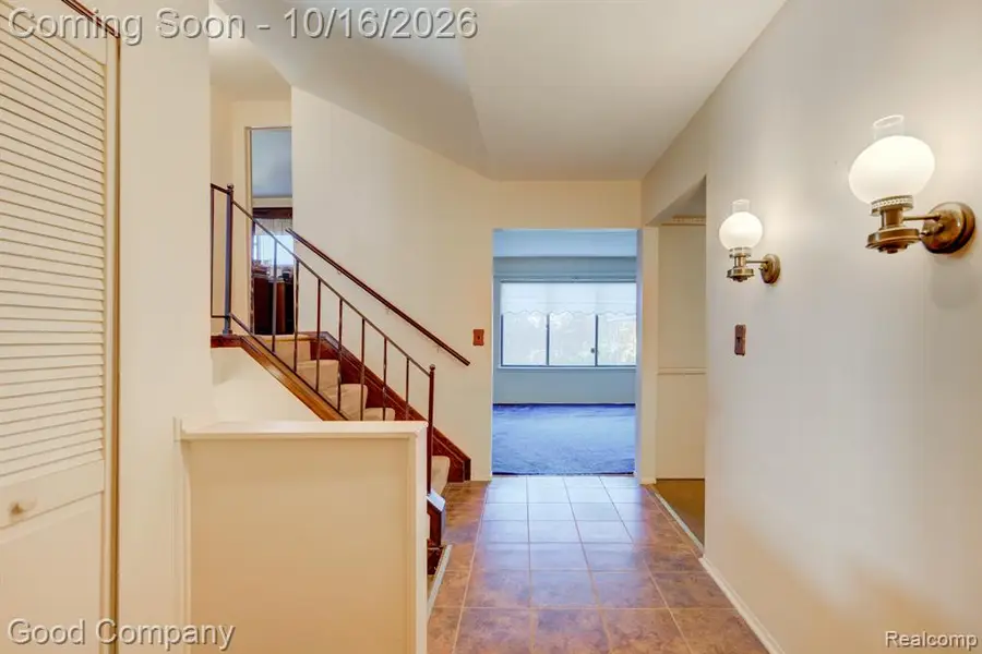4951 Surrey, Sterling Heights, MI 48310 - #3