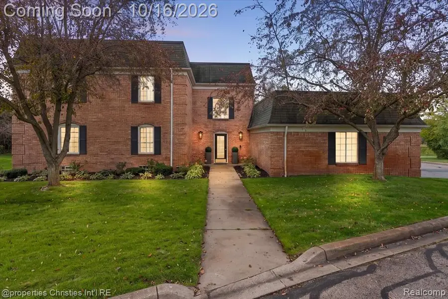150 E Long Lake, Bloomfield Hills, MI 48304 - #2