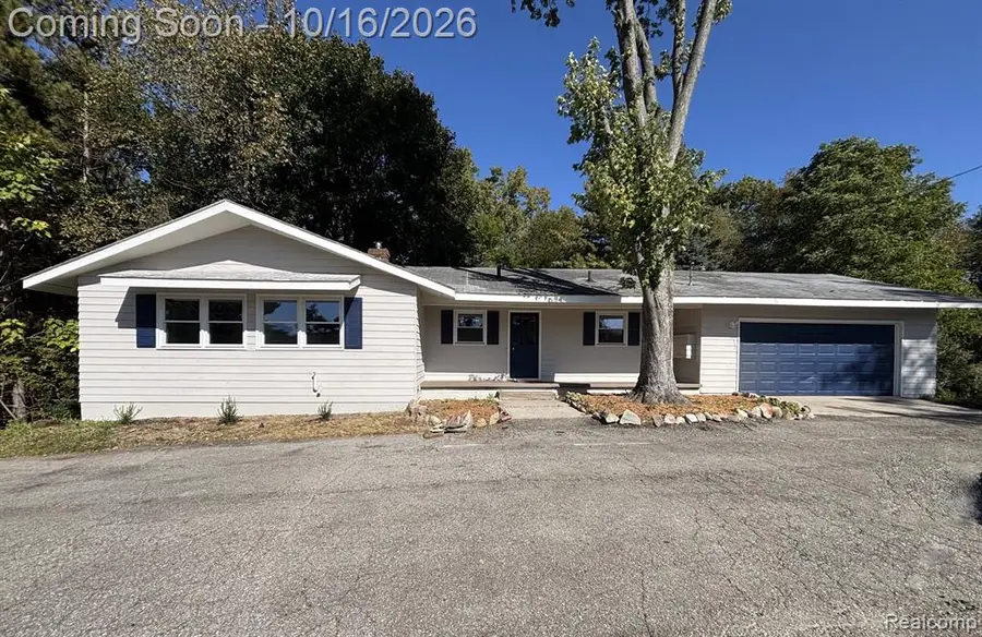 3030 N Hickory Ridge, Highland, MI 48357 - #2