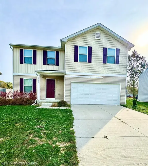 2205 Hunter, Burton, MI 48519